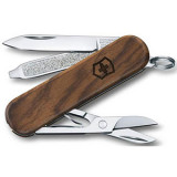 couteau-victorinox-classic-noyer-0622163-2.jpg